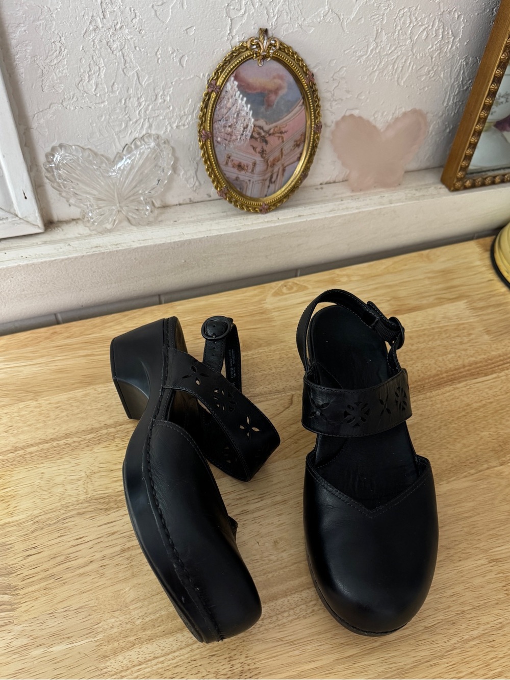 Dansko Black Leather Mary Jane Clog Sandals EU 40 Floral Cutout Comfort Shoes - Picture 9 of 15